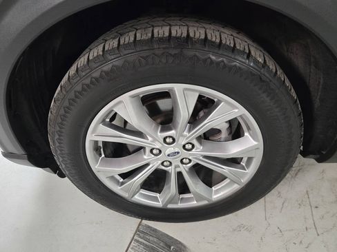 Used 2021 Ford Explorer Limited w/ Equipment Group 301A RWD image 8