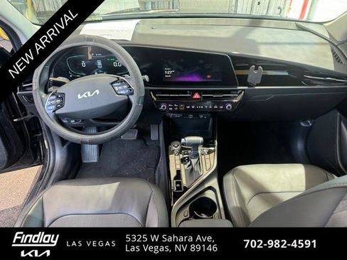 Certified 2024 Kia Niro EX FWD image 7