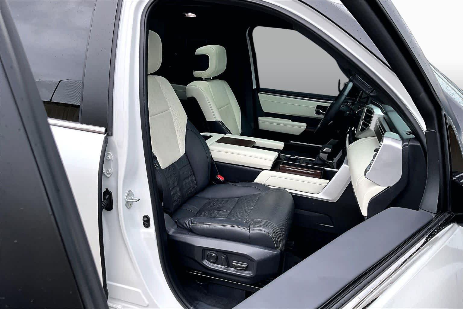Used 2024 Toyota Sequoia Capstone AWD/4WD image 11