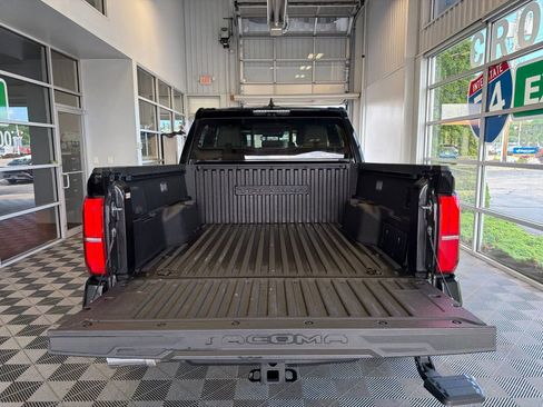 Used 2024 Toyota Tacoma Limited w/ Limited Package (LT) AWD/4WD image 7