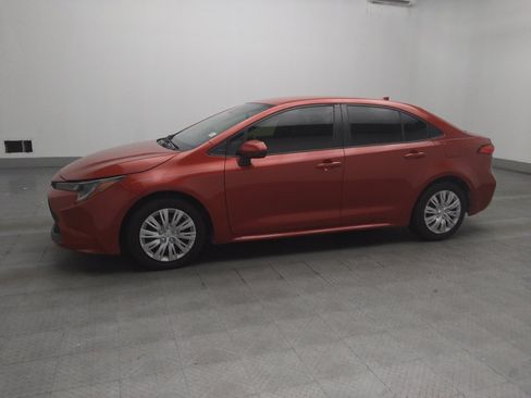 Used 2021 Toyota Corolla LE FWD image 2