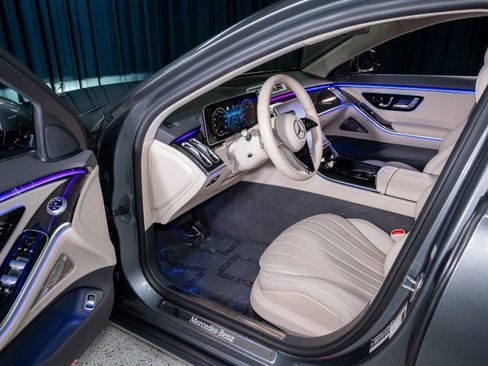 Certified 2023 Mercedes-Benz S 500 4MATIC image 11