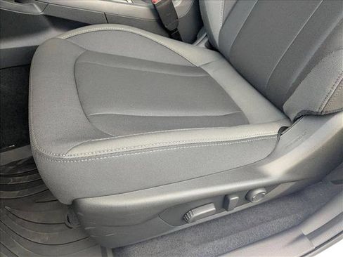 Used 2025 Subaru Crosstrek 2.0i Premium image 4