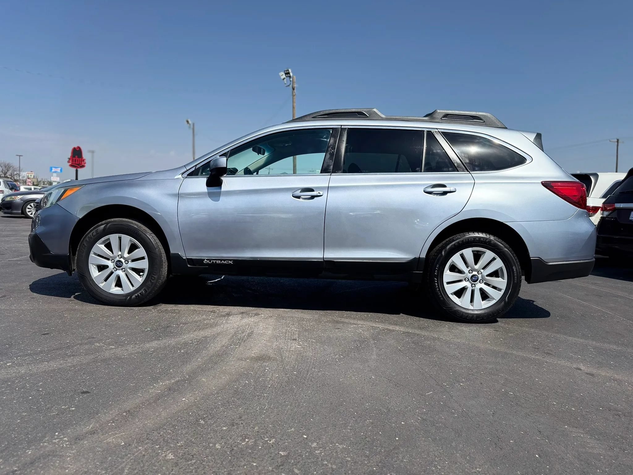 Used 2016 Subaru Outback 2.5i Premium AWD/4WD image 11