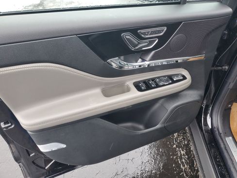 New 2026 Lincoln Corsair Reserve w/ Jet Appearance Package image 8