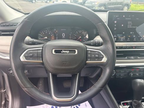 Certified 2022 Jeep Compass Limited w/ Sun and Sound Group AWD/4WD image 19