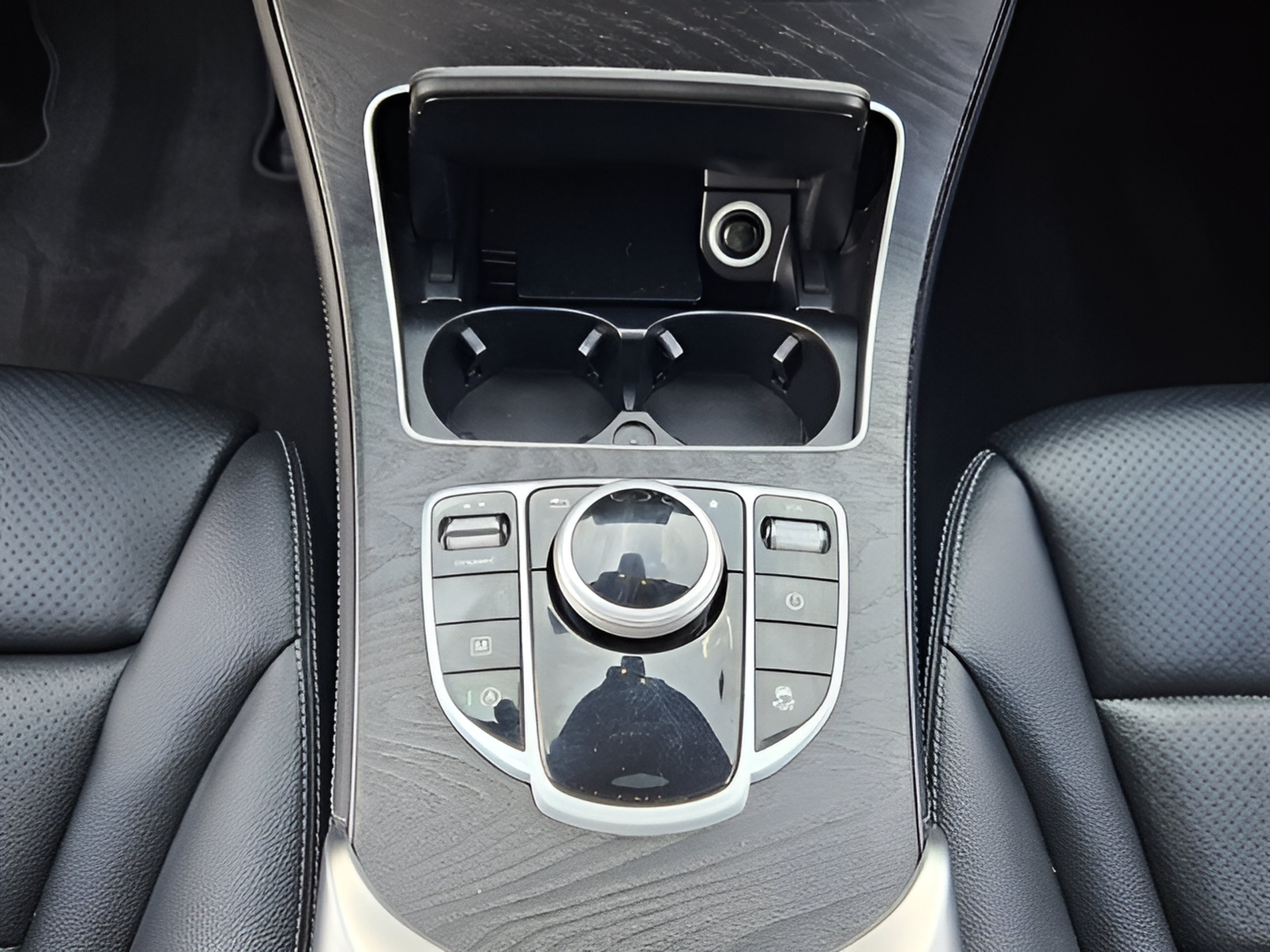 Used 2019 Mercedes-Benz GLC 300 4MATIC image 16
