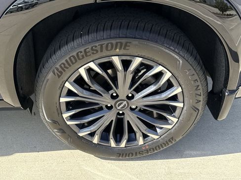 Used 2025 Nissan Rogue Platinum image 18