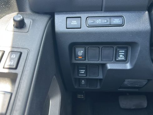 Used 2025 Nissan Frontier SV w/ SV Convenience Package RWD image 31