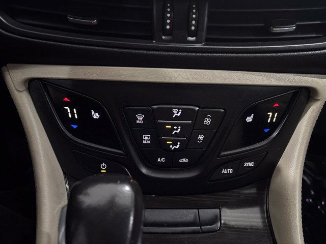 Used 2020 Buick Envision Essence FWD image 25