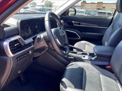 Certified 2024 Kia Telluride EX w/ EX Captain's Chair Package FWD image 2