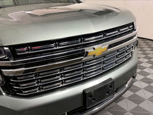 Used 2023 Chevrolet Suburban Premier AWD/4WD image 39