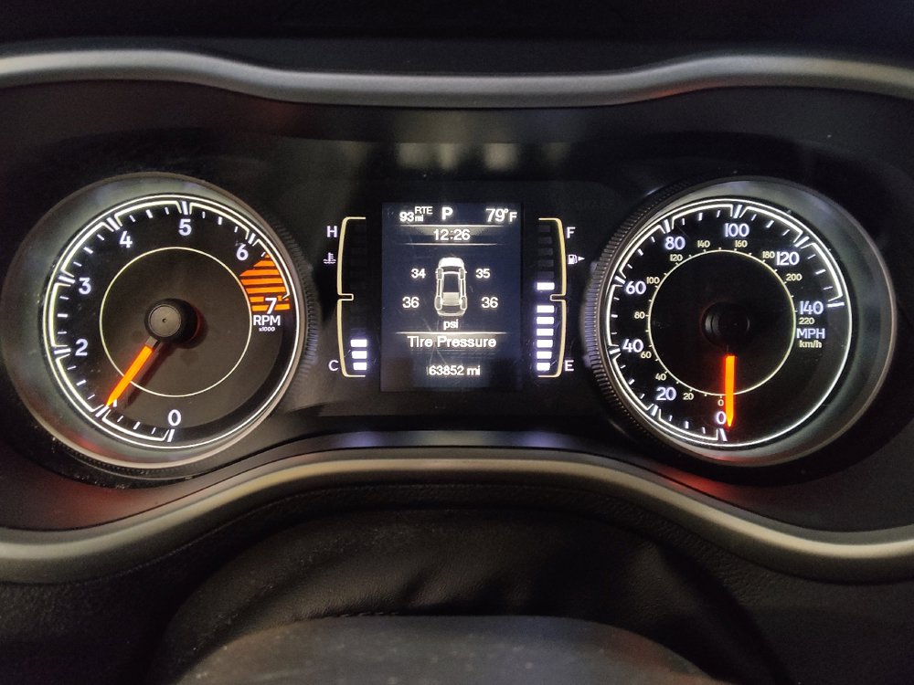 Used 2017 Jeep Cherokee Latitude FWD image 23