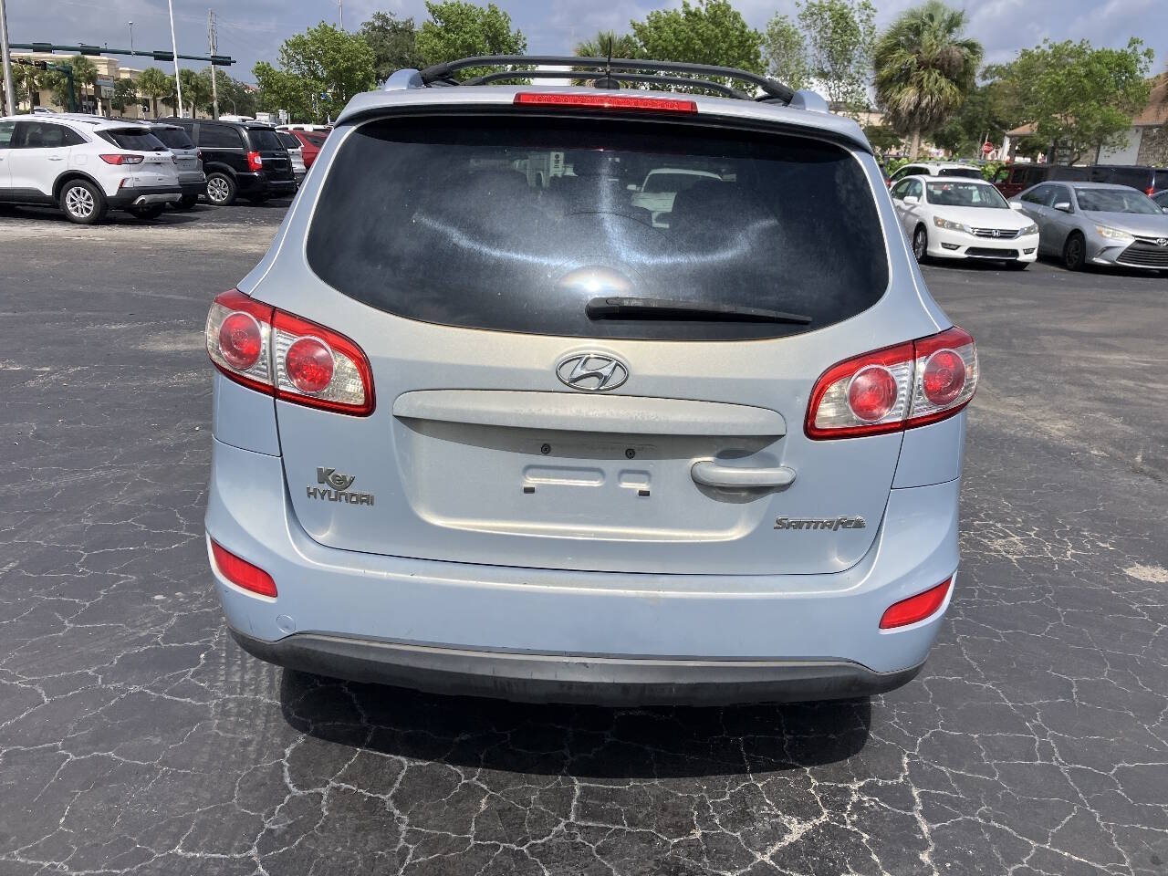 Used 2010 Hyundai Santa Fe SE FWD image 4