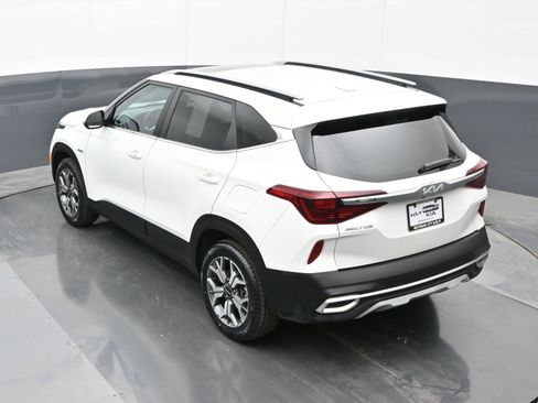 Used 2022 Kia Seltos EX image 31