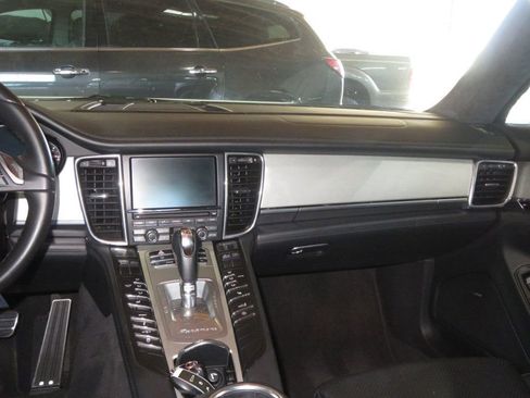 Used 2010 Porsche Panamera Turbo image 37