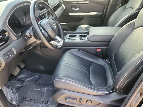 Used 2025 Honda Pilot Elite image 7