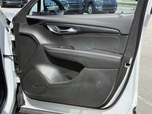 Used 2023 Buick Envision Essence image 36