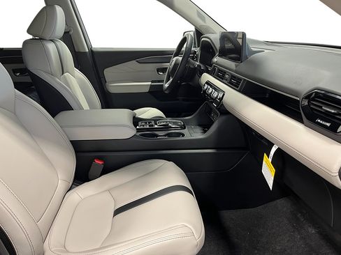 New 2026 Honda Pilot Touring image 30