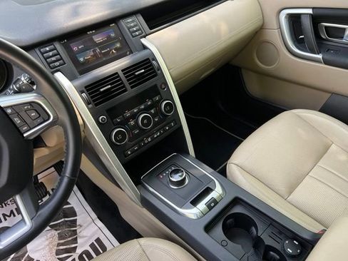 Used 2019 Land Rover Discovery Sport HSE AWD/4WD image 34