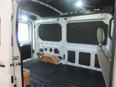 Used 2018 Ford Transit 250 130 Medium Roof RWD image 22
