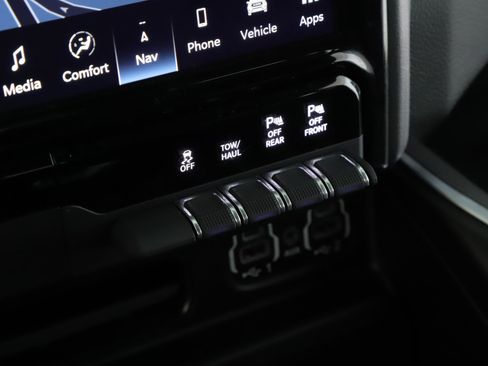 Used 2023 RAM 1500 Big Horn AWD/4WD image 14