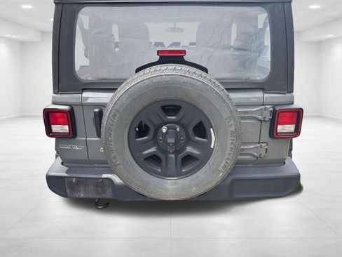 Used 2022 Jeep Wrangler Sport AWD/4WD image 5