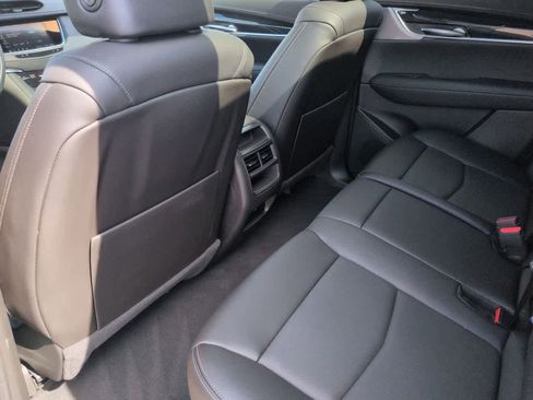 Used 2023 Cadillac XT5 Premium Luxury w/ Technology Package AWD/4WD image 18