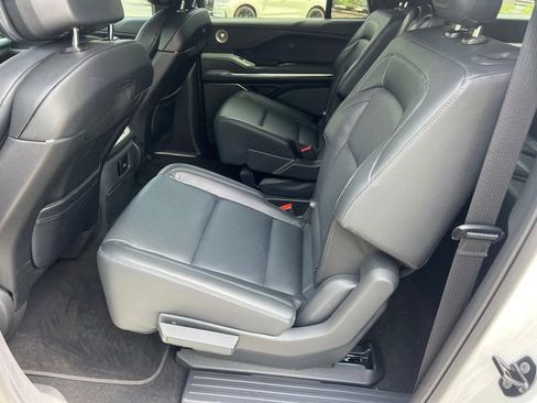 New 2025 Lincoln Navigator L Reserve w/ Jet Appearance Package image 17