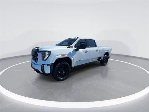 Used 2024 GMC Sierra 2500 AT4 w/ AT4 Premium Plus Package image 4