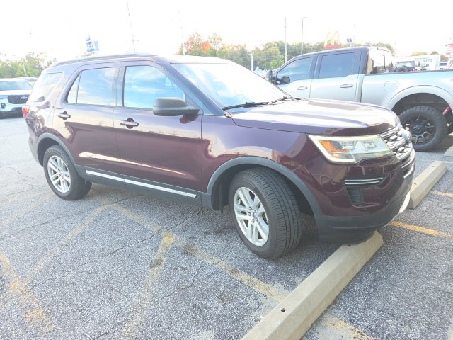 Used 2018 Ford Explorer XLT w/ Class II Trailer Tow Package AWD/4WD image 2