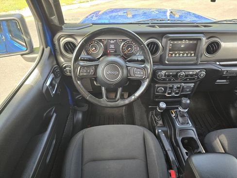 Used 2022 Jeep Gladiator Sport AWD/4WD image 16