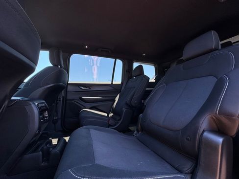 Used 2024 Jeep Grand Cherokee L Laredo RWD image 19