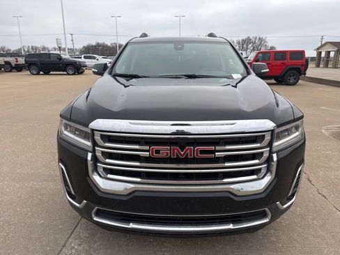 Used 2023 GMC Acadia SLT w/ Preferred Package image 8