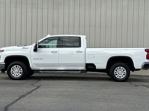Used 2024 Chevrolet Silverado 3500 LTZ w/ LTZ Convenience Package image 7