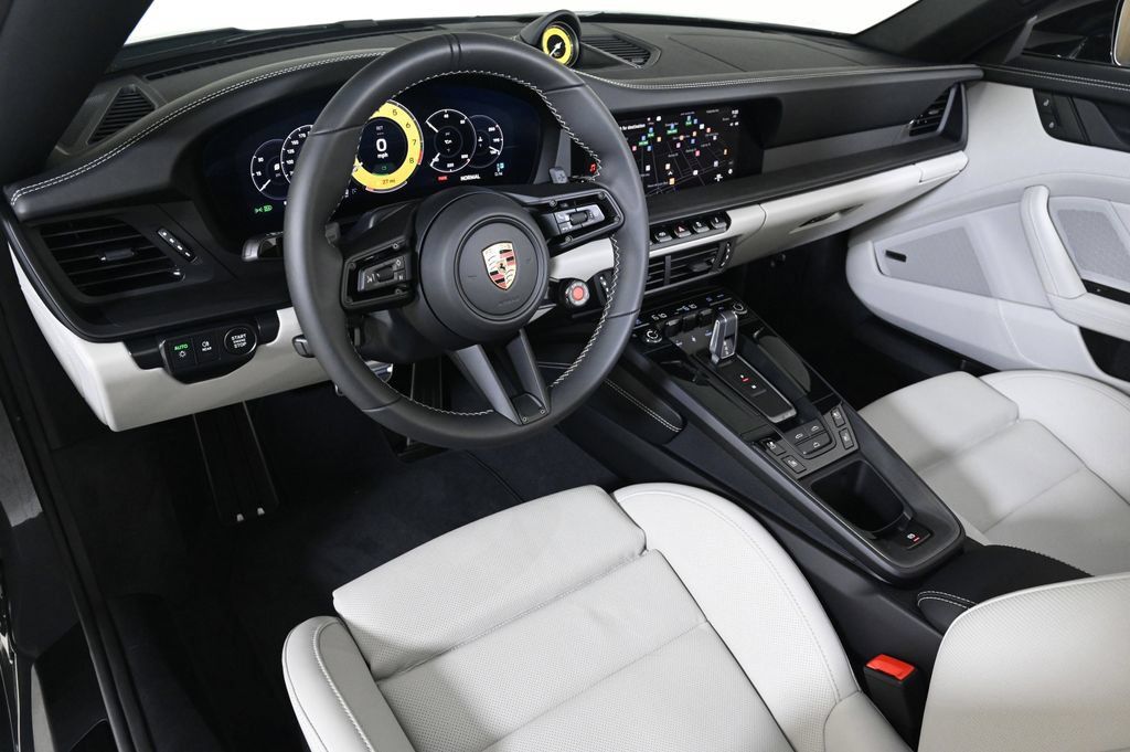 Used 2026 Porsche 911 Carrera GTS RWD image 4