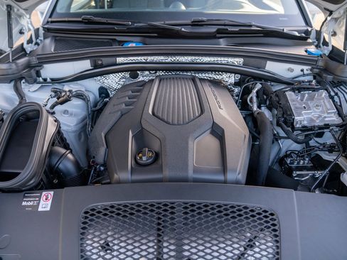 New 2026 Porsche Macan image 29