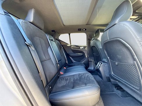 Used 2023 Volvo XC40 Recharge Ultimate w/ Protection Package Premier image 29