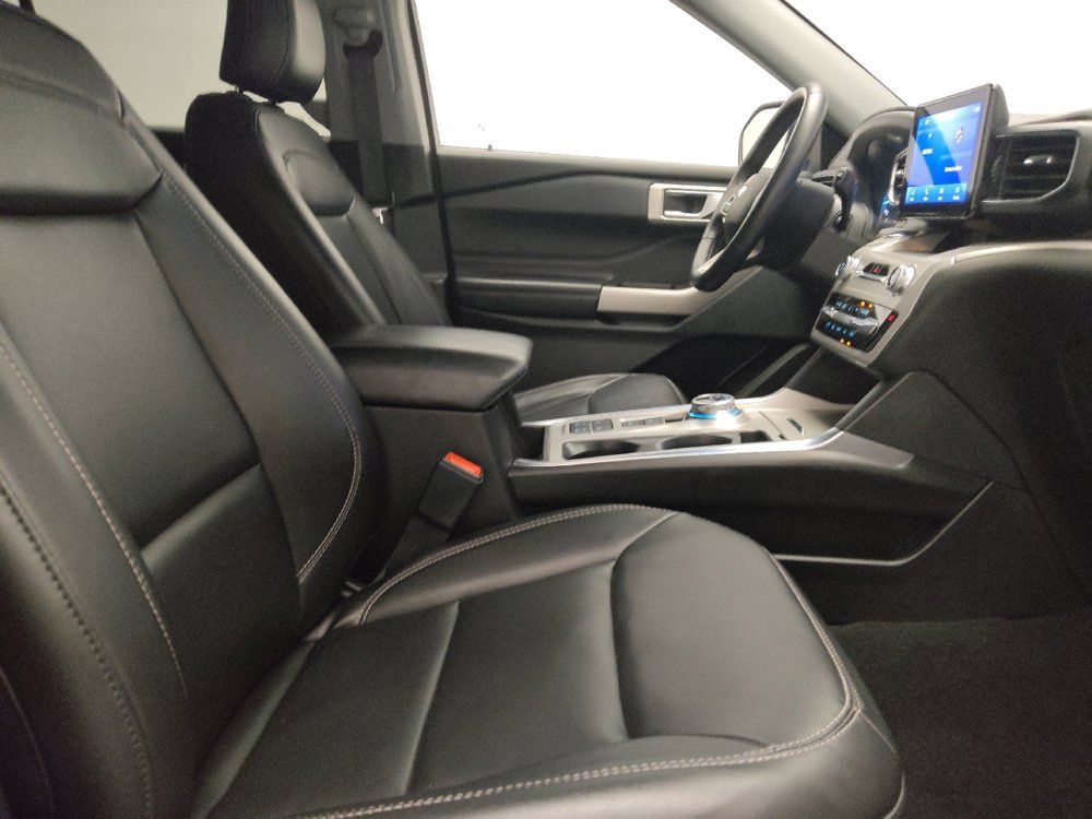 Used 2023 Ford Explorer XLT w/ Equipment Group 202A RWD image 21