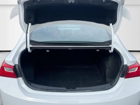 Used 2023 Chevrolet Malibu RS image 24