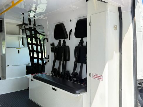 Used 2023 Ford Transit 250 Medium Roof w/ Ambulance Prep Package RWD image 25