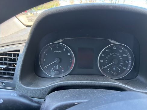 Used 2018 Hyundai Elantra SE image 11