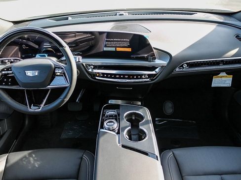 Used 2025 Cadillac Lyriq Sport image 12