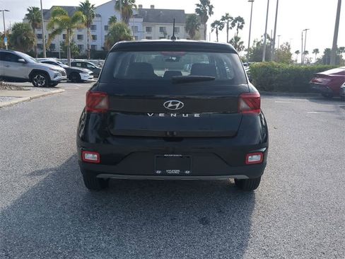 New 2026 Hyundai Venue SE image 6