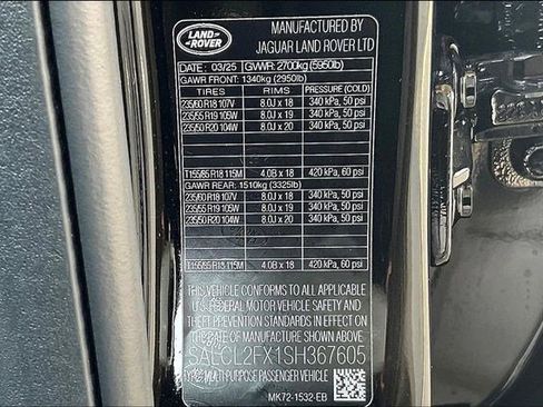 New 2025 Land Rover Discovery Sport Dynamic SE image 8