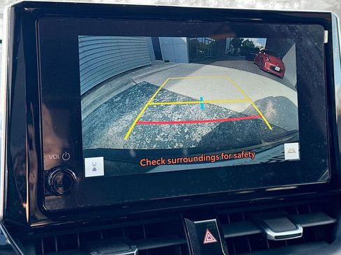 Used 2024 Toyota Corolla Cross XLE w/ Convenience Package image 13