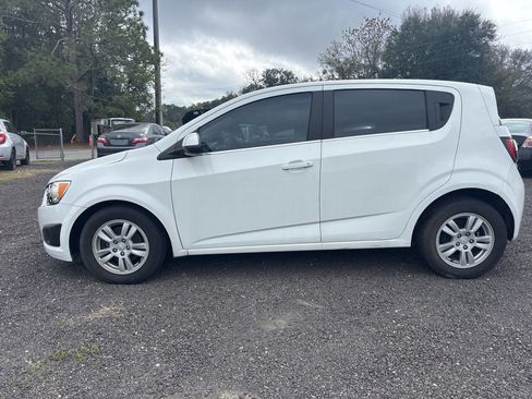 Used 2014 Chevrolet Sonic LT image 2