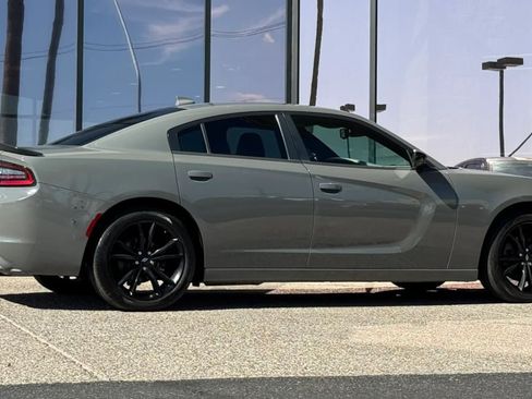 Used 2017 Dodge Charger SXT w/ Blacktop Package RWD image 13