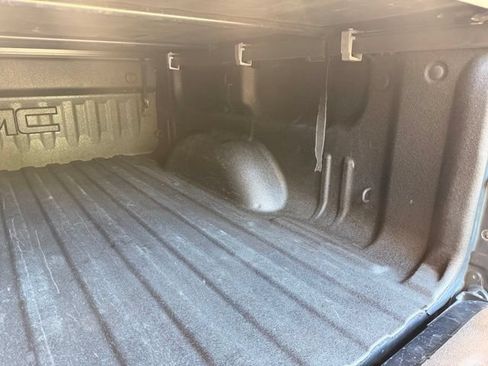 Used 2018 GMC Sierra 1500 SLT AWD/4WD image 12