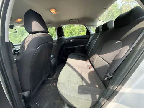 Used 2019 Kia Forte LXS FWD image 17